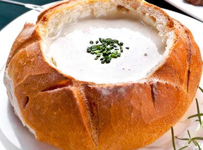 fondue de queijo no pão italiano