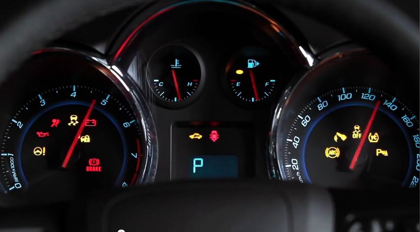 Fotos-Chevrolet-Cruze-2012-Painel-Instrumentos