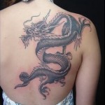 Tatuagens-Femininas-Nas-Costas-Dragão