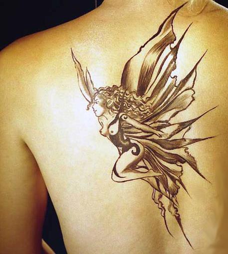 Tatuagens-Femininas-Nas-Costas-Fadinha