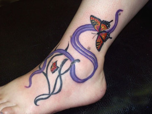 Tatuagens-Femininas-No-Pe-Borboleta