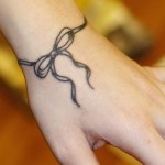 Tatuagens-Femininas-No-Pulso-Lacinho