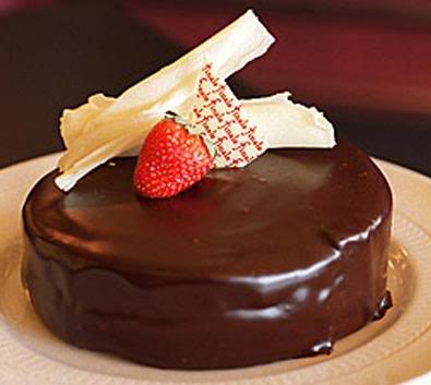 Receita de Bolo de Chocolate com cobertura Receita de Bolo de Chocolate