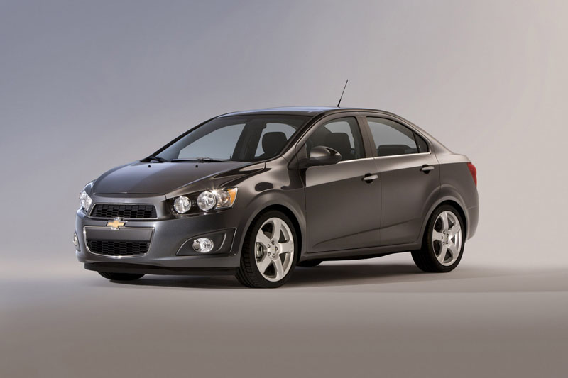 Sonic-Chevrolet-sedan-2