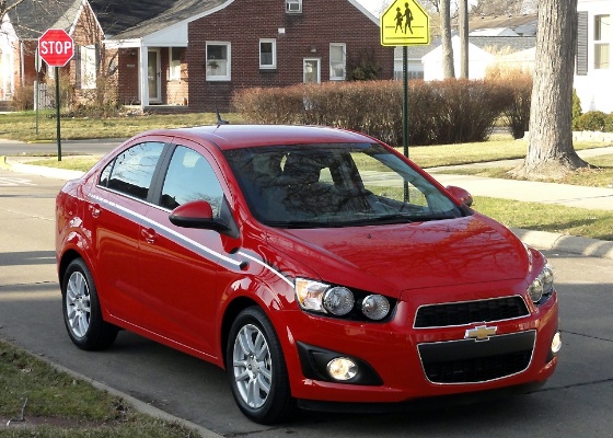 Sonic-Chevrolet-sedan-dianteira
