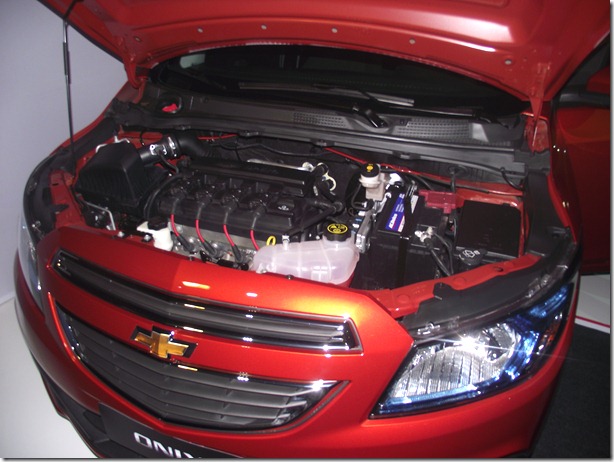 Chevrolet-Onix-Fotos-Motor