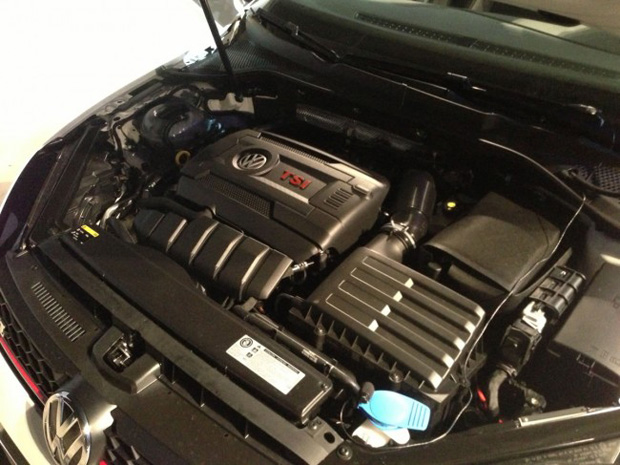 Motor do novo Volkswagen Golf versão 2014. (Foto: Divulgação / VW)