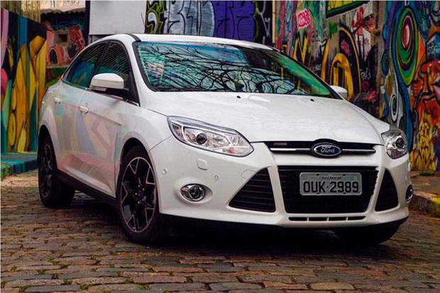 ford-focus-sedan-foto